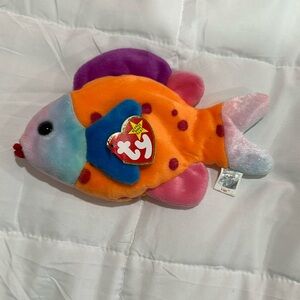 LIPS New with tags fish beanie baby original. Super cute and colorful